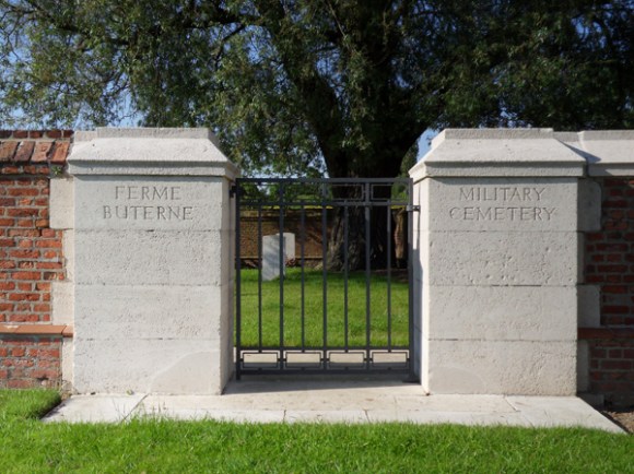 Porte cimetière militaire Houplines