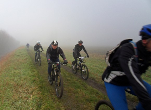 cyclistes en VTT - Rando des renards des sables 2013