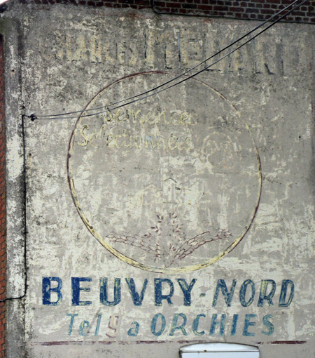 Enseigne peinte - Beuvry la Forêt