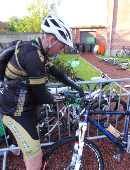 Cycliste au départ - Paris Roubaix VTT 2013