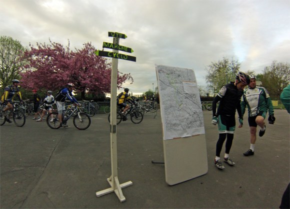 Randonnée en bleu et jaune 2014 - Wavrin - Départ