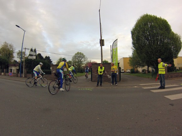 Randonnée en bleu et jaune 2014 - Wavrin - Départ