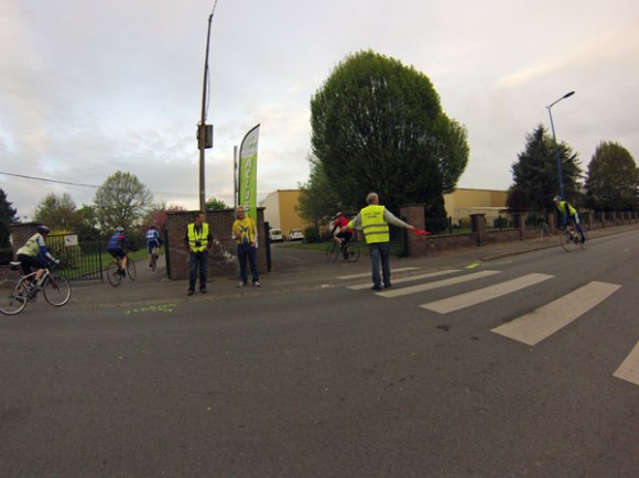 Randonnée en bleu et jaune 2014 - Wavrin - Départ