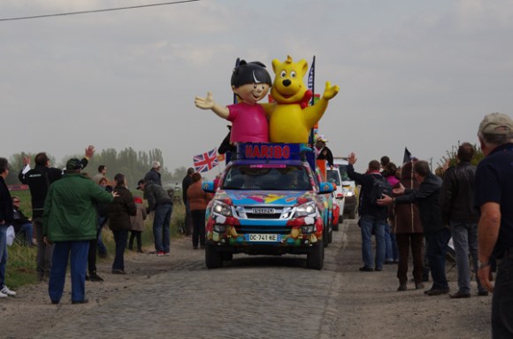 Paris Roubaix 2014 - Pavé de Gruson - caravane