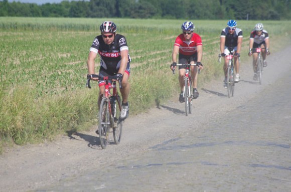 Paris Roubaix Cyclo 2014 - Pavé de Gruson - Cyclistes
