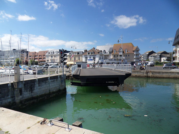 Pont tournant - Courseulles sur mer