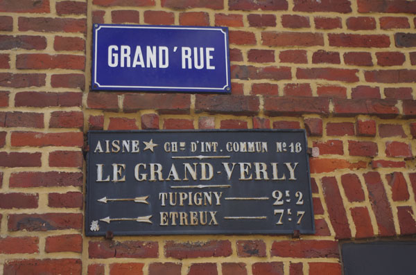 Plaque de signalisation routière