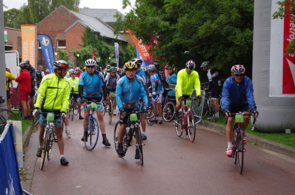 Cyclistes - Départ - Route des Monts 2014