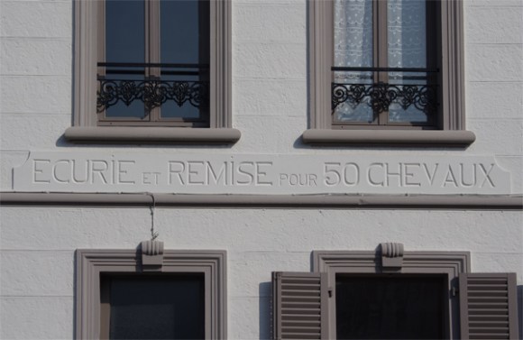 Enseigne ancien relais - Montreuil sur mer