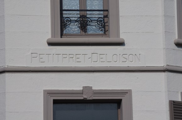 Enseigne ancien relais - Montreuil sur mer