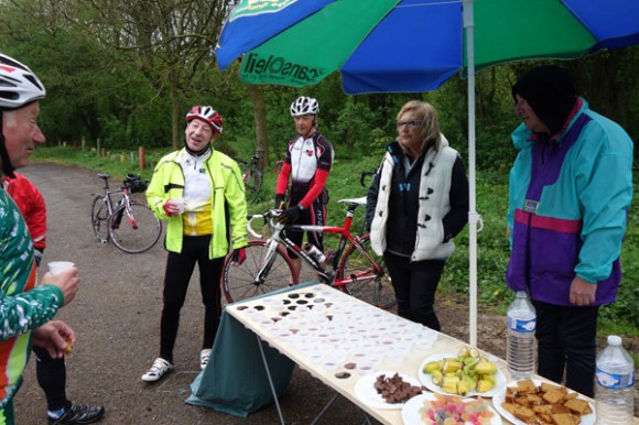 Des Weppes à l'Artois - Rafindhem 2015 Ravitaillement